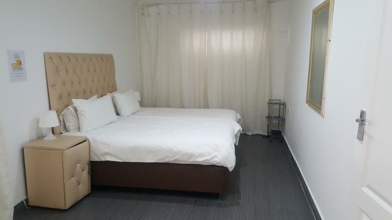 Simbasun Cottages 米德兰 外观 照片
