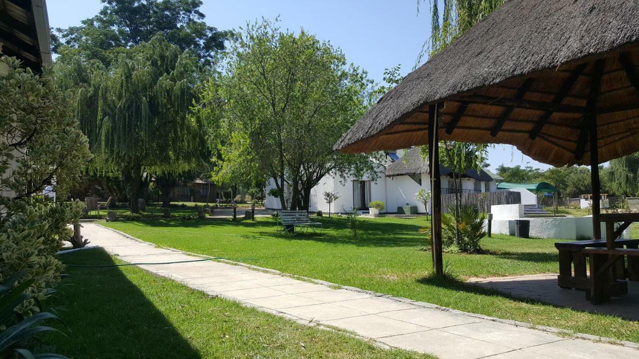 Simbasun Cottages 米德兰 外观 照片