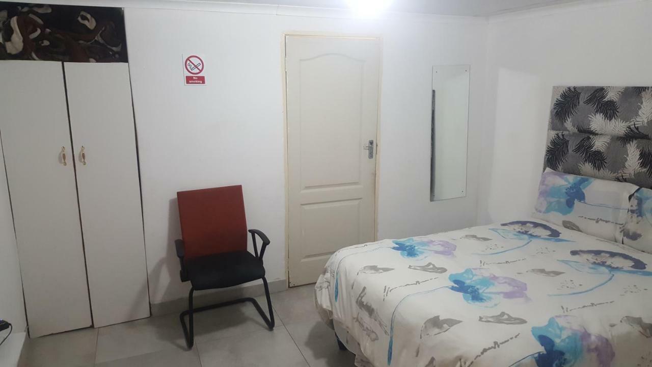 Simbasun Cottages 米德兰 外观 照片